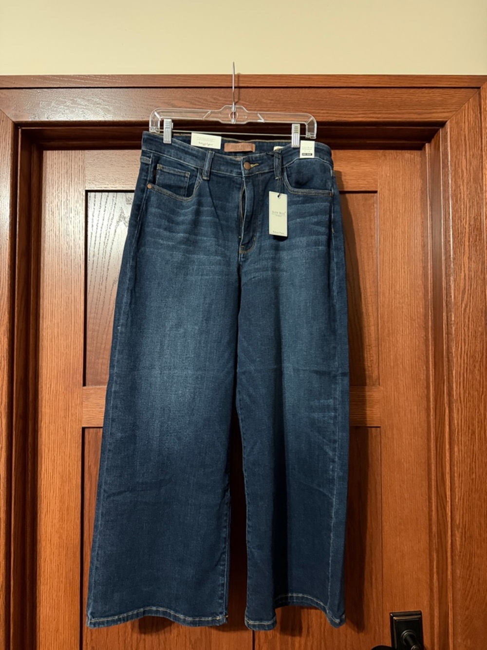 Judy Blue Dark Wash Wide Leg Cropped Jeans